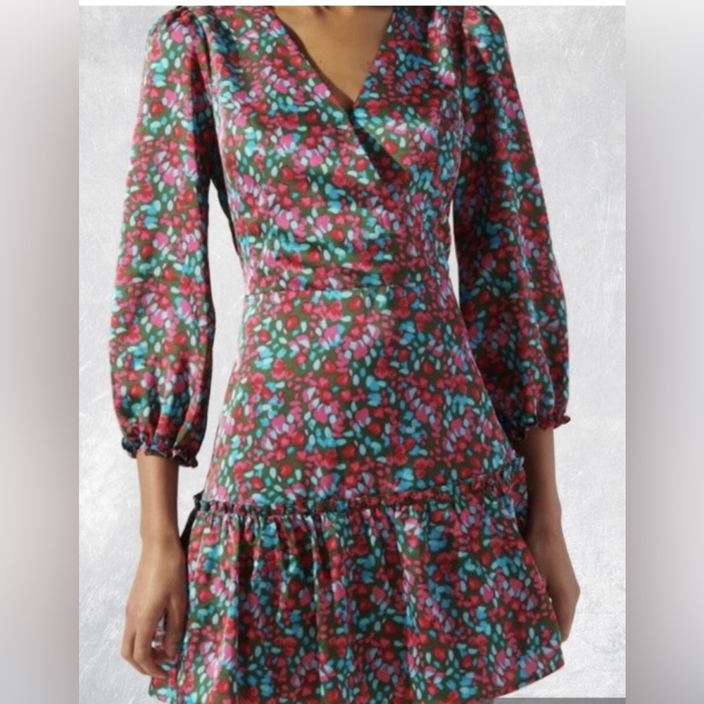 Sugarlips Bright Floral Satin-Like Dress Size Medium NWT